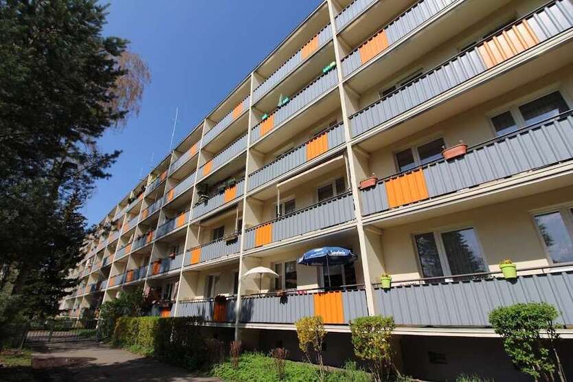 Wohnung zum Mieten in Halle (Saale) 343 € 59.09 m²