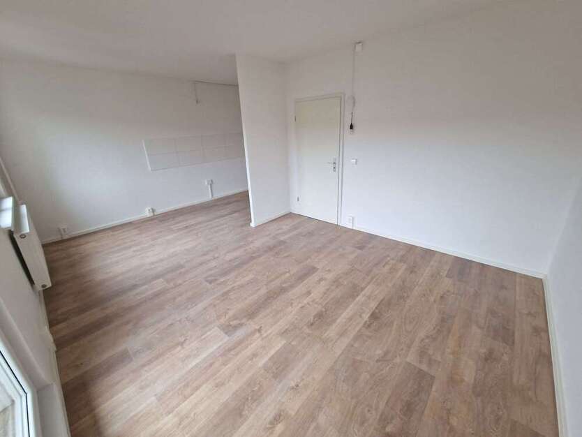Wohnung zum Mieten in Halle 300 € 37.5 m²