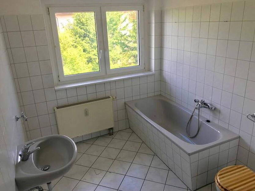 3 Raum WE in guter Lage, mit Garten, Tageslichtbad, Parkplatz, 5 Min zur S-Bahn, 25 Min nach LE