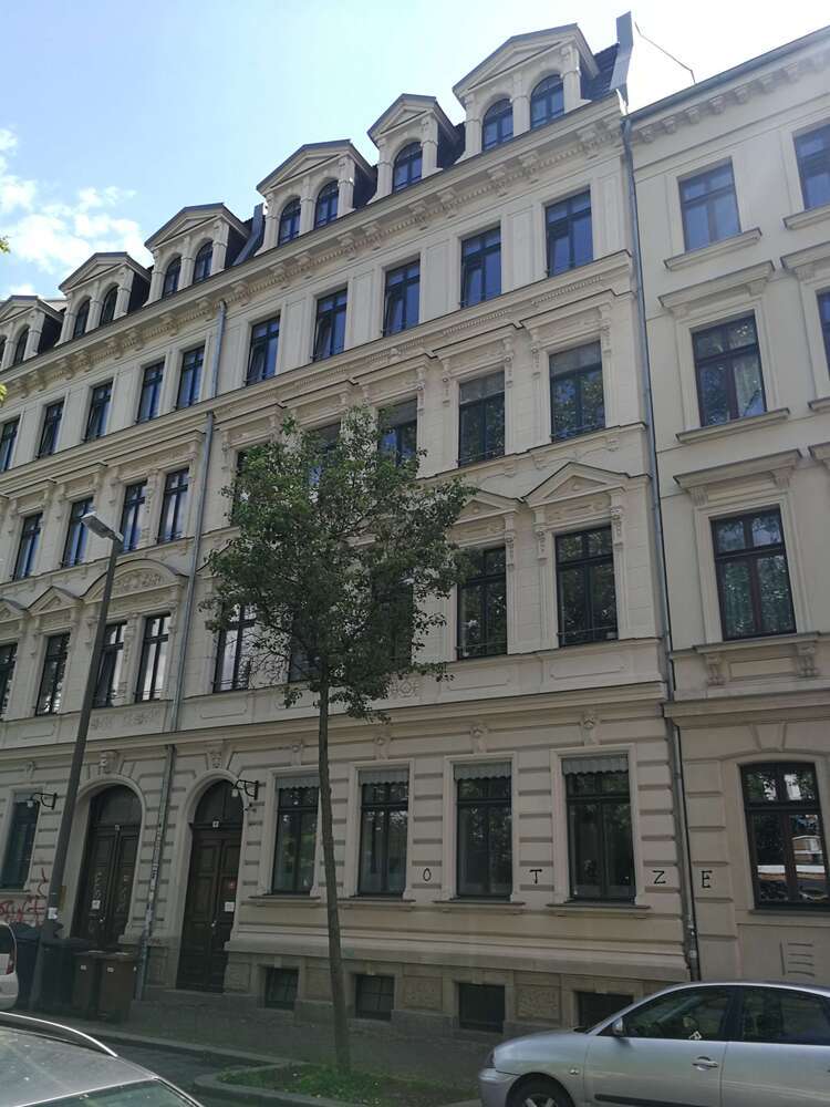 Wohnung zum Kaufen in Leipzig 360.000 € 137.86 m²