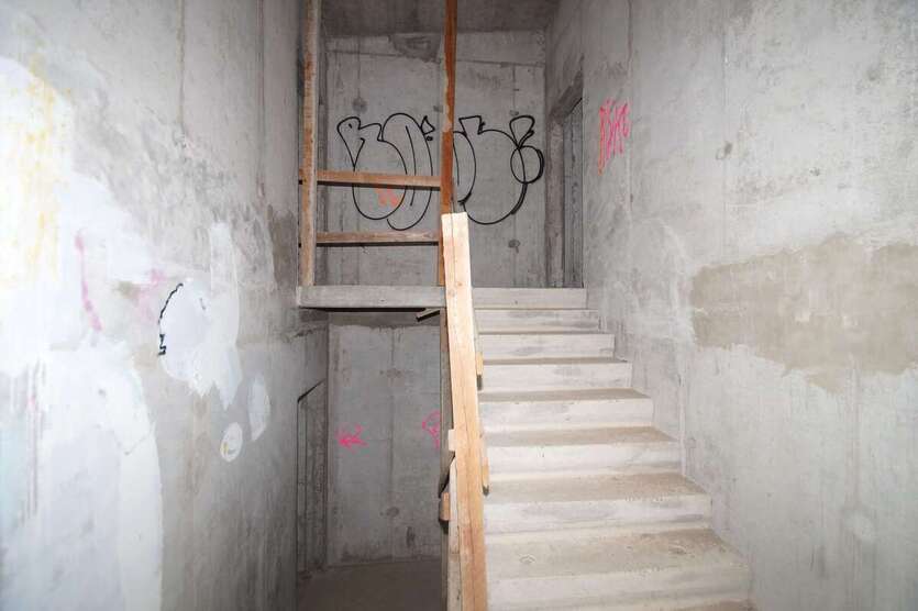 ++Gewerbehof mit Lagerhalle und Bürohaus an der B186++ zimmer