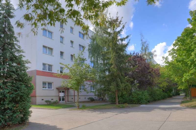 Wohnung zum Mieten in Halle 315 € 56.98 m²