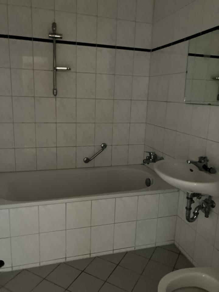 6 Zimmerwohnung mit 2 Balkonen zimmer