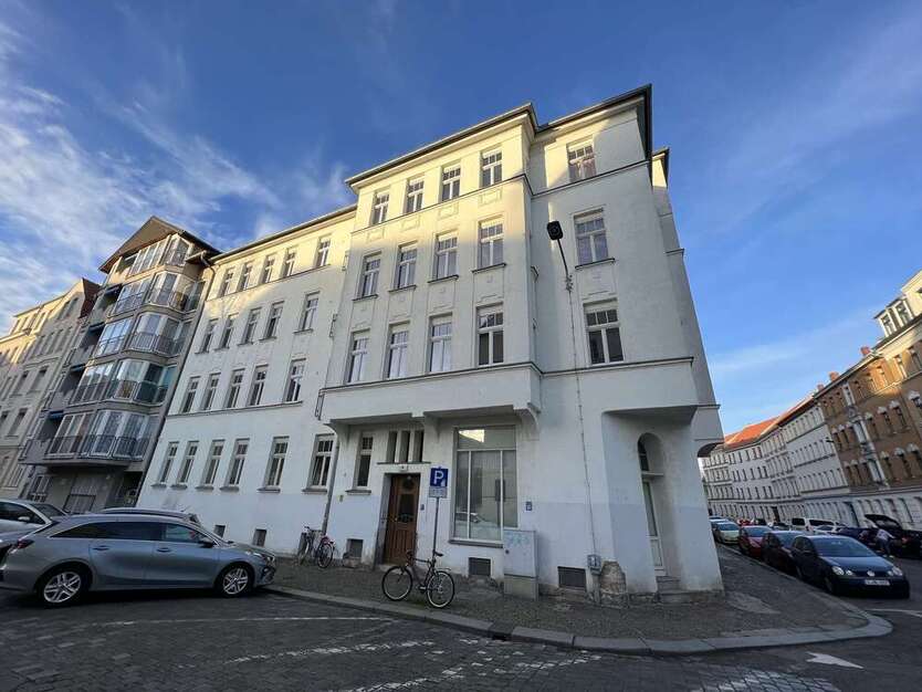 Investieren in Leipzig-Schönefeld: Denkmalgeschütztes ETW-Paket mit 3 Einheiten zimmer