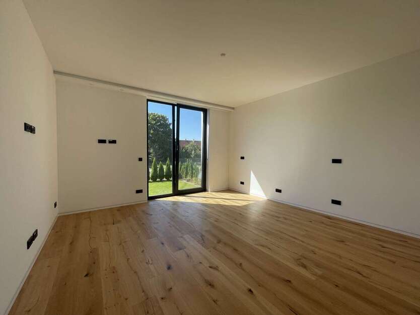 Mit dem Aufzug direkt in die Traumwohnung am Zwenkauer See! 4 zimmer