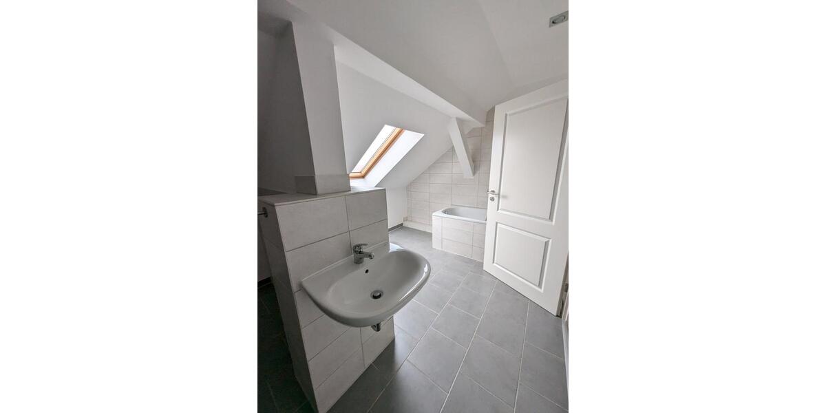 Dachgeschoßwohnung Leipzig Südost - 4 Zimmer, 145 m&sup2;, 1.099&euro; | Angebot:25717040
