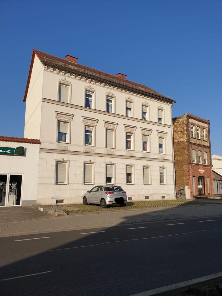 Mehrfamilienhaus in Delitzsch, zentrale Lage, 6 Mietparteien
