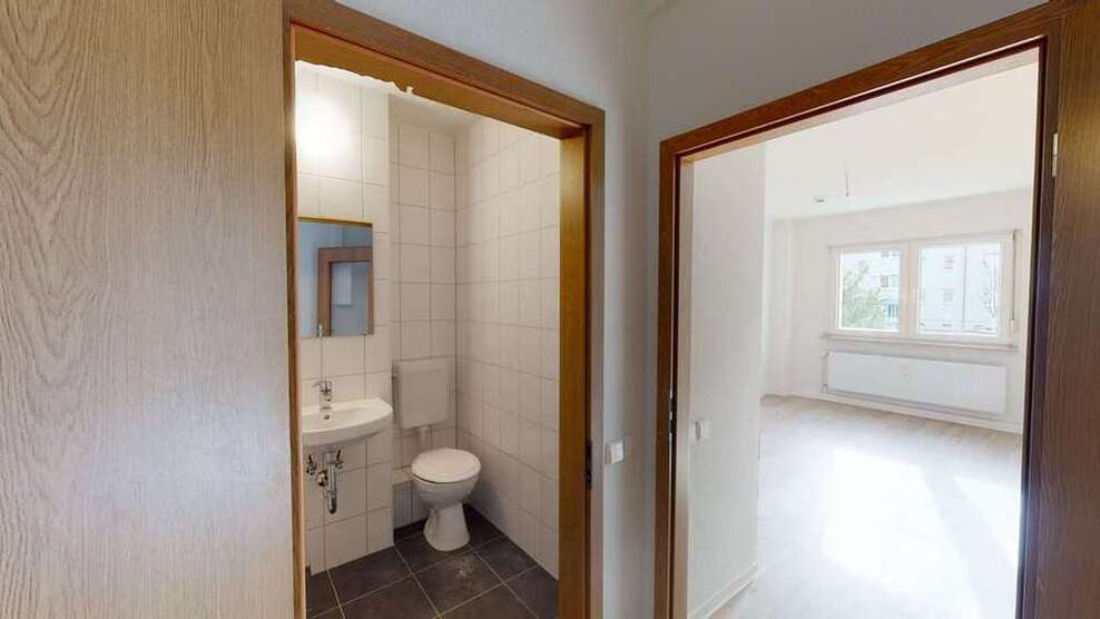 Wohnung zum Mieten in Halle 203 € 24.26 m²