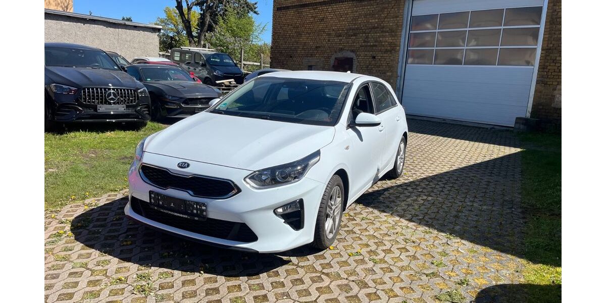 Kia ceed / Ceed 210.000 km 7.999 &euro; Leipzig 04288