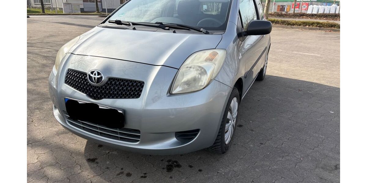 Toyota Yaris 114.600 km 3.200 &euro; Markkleeberg 04416