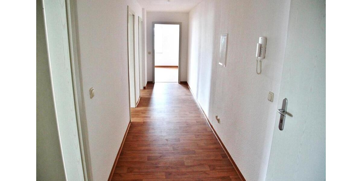Dachgeschoßwohnung Neukieritzsch - 3 Zimmer, 68 m&sup2;, 320&euro; | Angebot:26631296