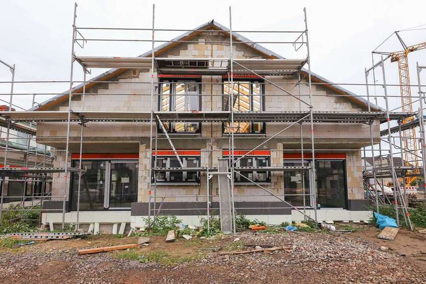 Wohnen, wo andere Golf spielen - Doppelhaushälfte mit Terrasse & Garten 5 zimmer