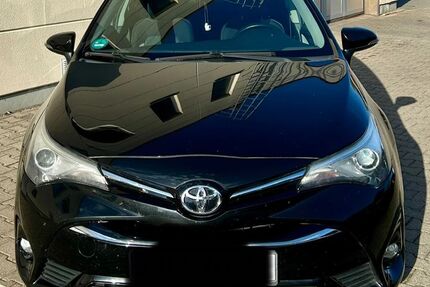 Toyota Avensis 82.215 km 14.900 &euro; Schkeuditz 04435