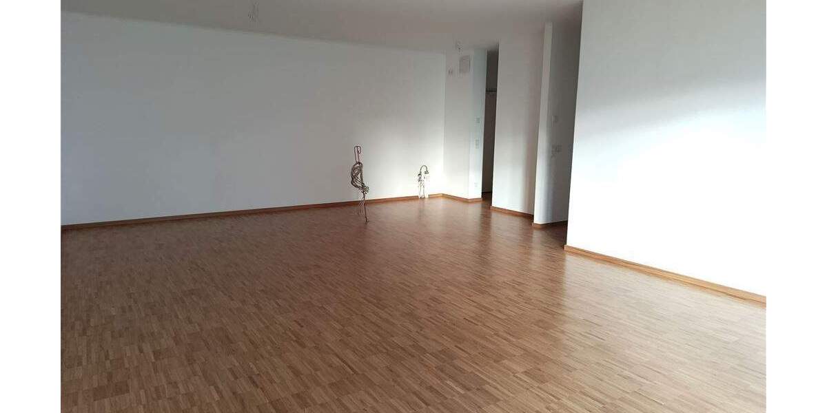 Etagenwohnung Zwenkau Kotzschbar - 4 Zimmer, 108 m&sup2;, 1.499&euro; | Angebot:25702985