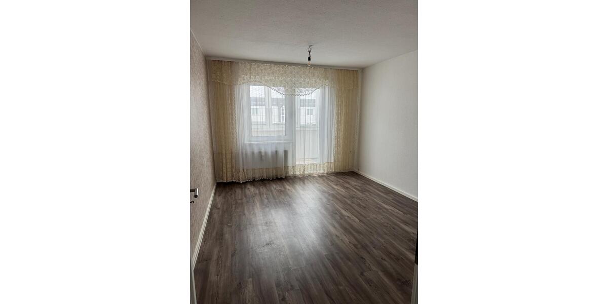Dachgeschoßwohnung Leipzig Ost - 3 Zimmer, 62 m&sup2;, 550&euro; | Angebot:25717833