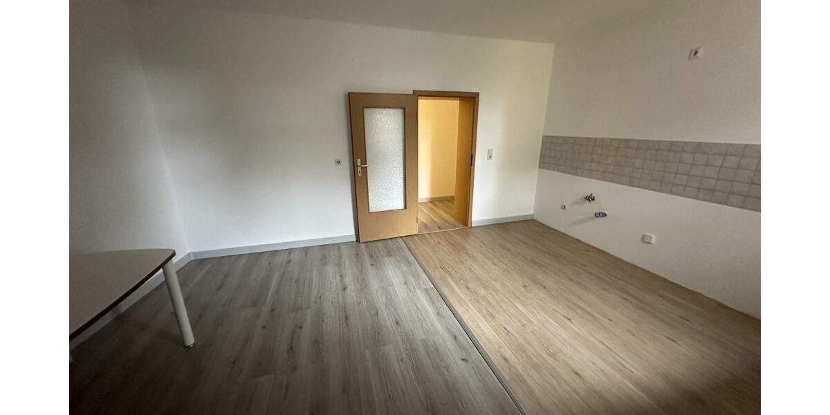 Etagenwohnung Lützen - 4 Zimmer, 110 m&sup2;, 850&euro; | Angebot:25689034