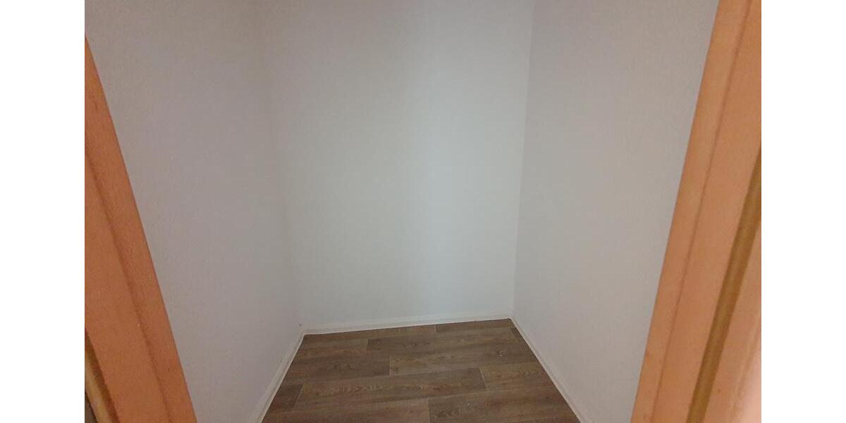 **JETZT EINZIEHEN**3-Zimmer-Wohnung Tageslichtbad Dusche+Wanne 4.OG Balkon ab sofort 3 zimmer