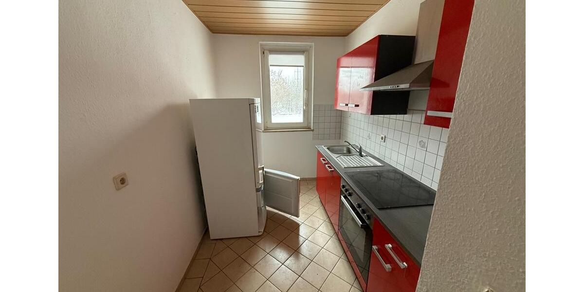 Etagenwohnung Leuna - 4 Zimmer, 75 m&sup2;, 400&euro; | Angebot:25782206