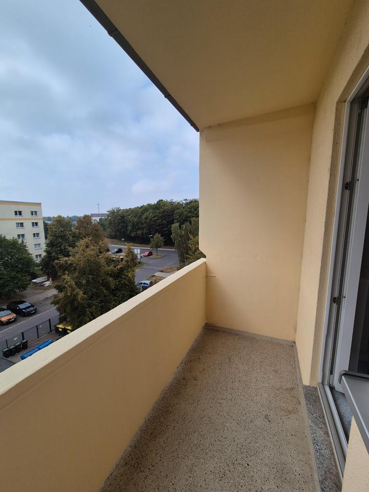 Sanierte 2 Raumwohnung mit Balkon zimmer