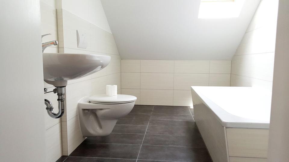 Kuschelig mit Holzbalken + ZENTRAL & GEMÜTLICH + viele DACHSCHRÄGEN zimmer