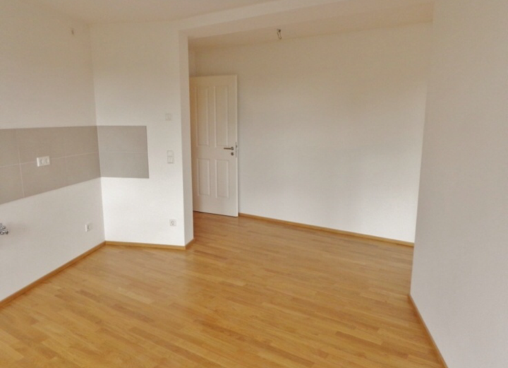 ZentrumOst - Tolle 4 Zi.-Whg., 3 Balkone, Parkett, FuBoHeizg., Lift -vermietet 4 zimmer