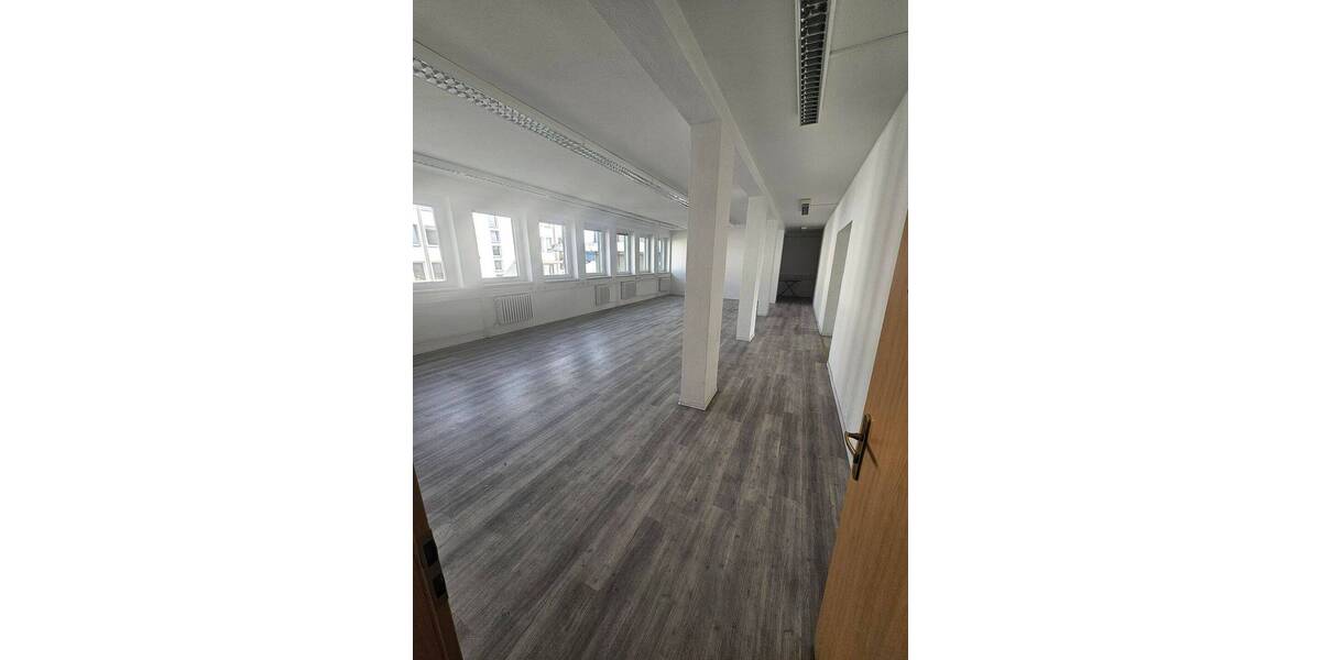 Bürofl. im Gewerbegebiet Böhlitz-Ehrenberg, 2 Räume, inkl. Küche, WC+ DU vorh., SP mögl. 3 zimmer