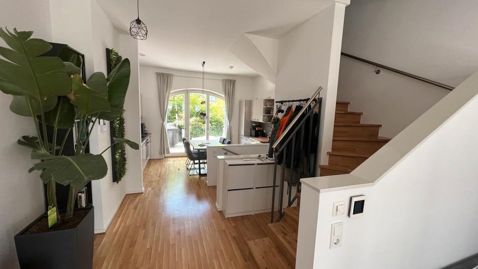 Etagenwohnung Leipzig Nord - 4.5 Zimmer, 100 m&sup2;, 1.800&euro; | Angebot:25613066
