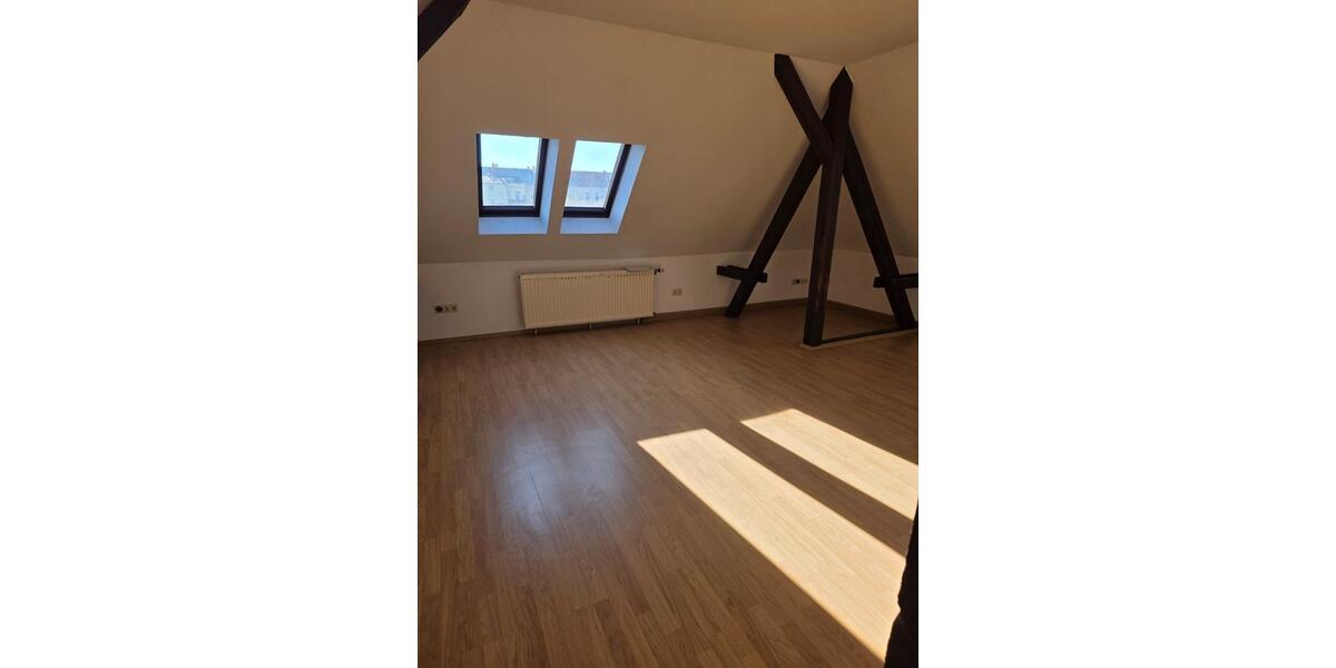 Dachgeschoßwohnung Wurzen - 4 Zimmer, 140 m&sup2;, 750&euro; | Angebot:25057612