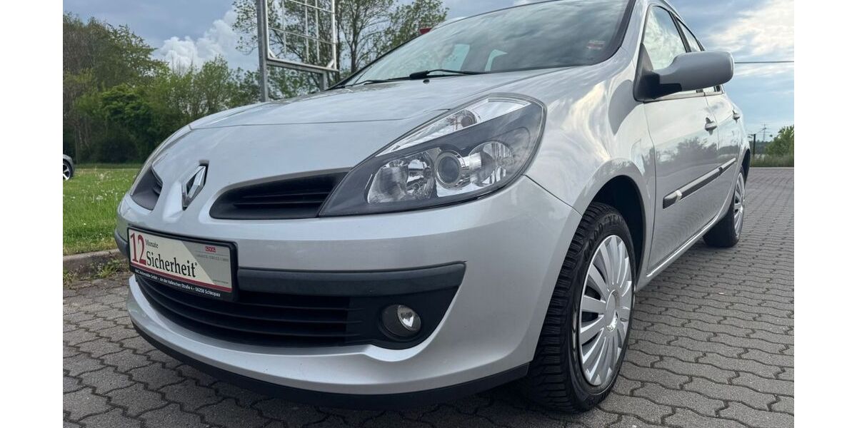 Renault Clio 176.800 km 2.999 &euro; Schkopau 06258