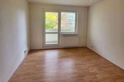 Wohnung zum Mieten in Rötha 300 € 32.5 m² 1 zimmer