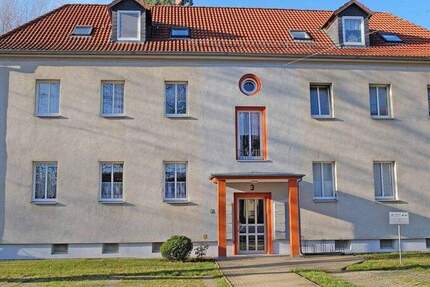 * 2-RWE * offene Wohnküche * Tageslichtbad * Wanne * PKW-Stellplatz * 2 zimmer