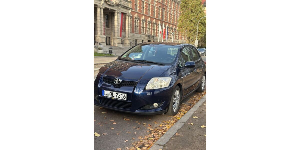 Toyota Auris 157.000 km 4.700 &euro; Leipzig 04129