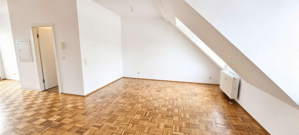 Etagenwohnung Leipzig Mitte - 1 Zimmer, 52 m&sup2;, 745&euro; | Angebot:25366576