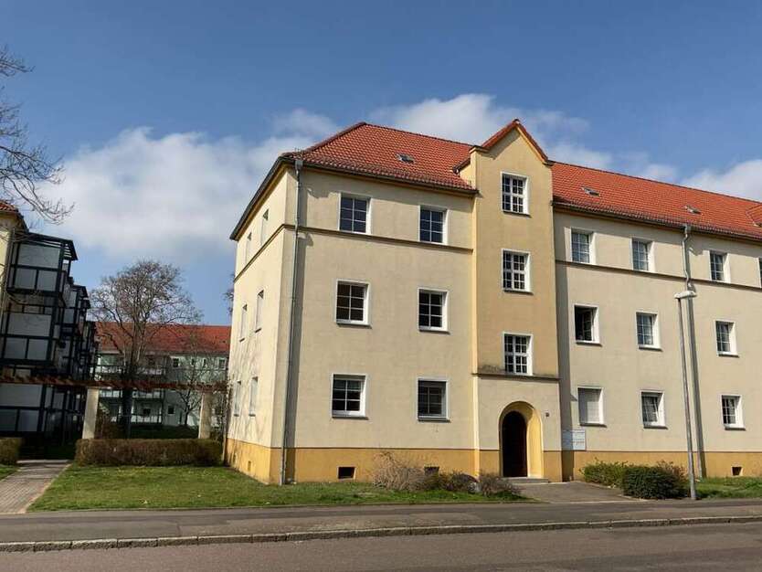Wohnung zum Mieten in Bitterfeld-Wolfen 380,80 € 56 m²