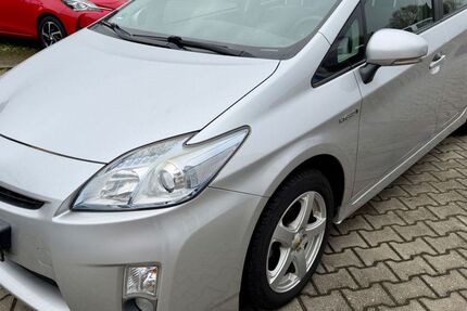 Toyota Prius 168.000 km 7.500 &euro; Zwenkau OT Löbschütz 04442