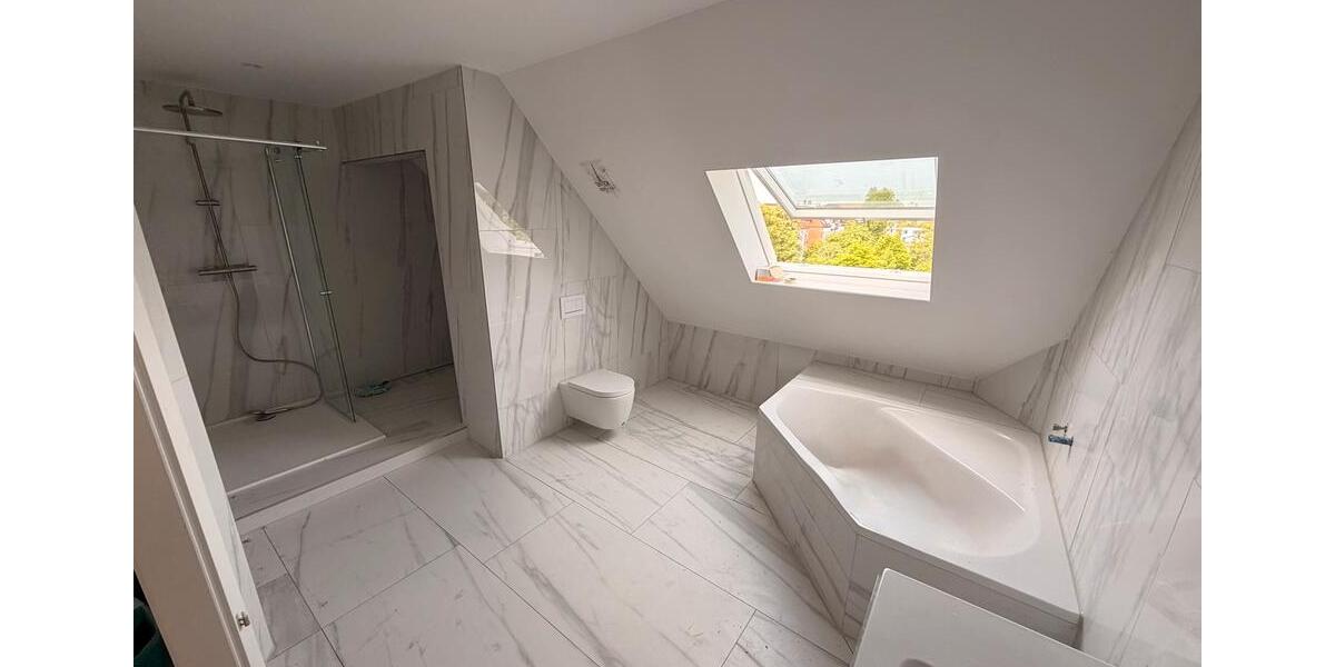 Dachgeschoßwohnung Leipzig Mitte - 4 Zimmer, 125 m&sup2;, 1.500&euro; | Angebot:26664427