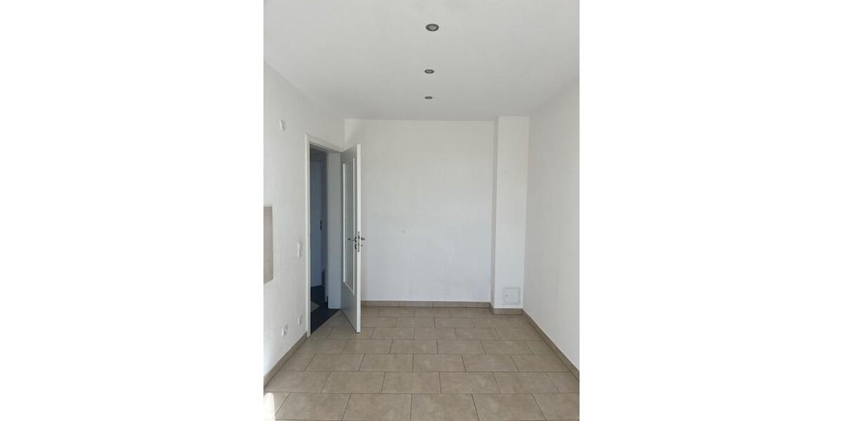 Etagenwohnung mit Balkon in ruhiger Wohngegend 4 zimmer