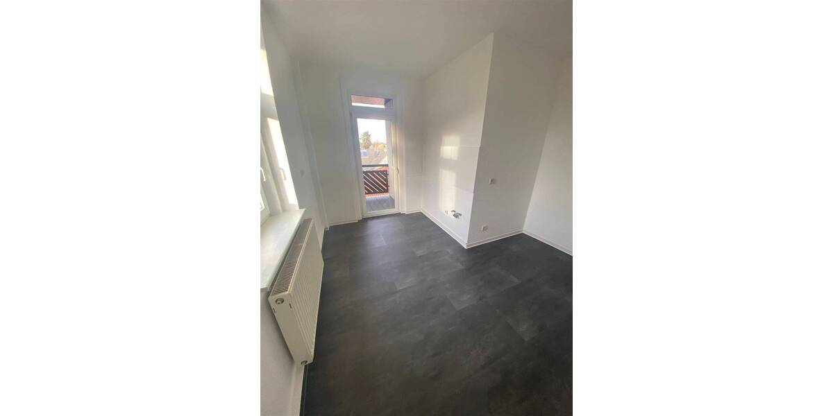 Knautkleeberg* neu renovierte 3 Raum-Whg.* 2.OG* Balkon* Tageslichtbad mit Wanne 3 zimmer