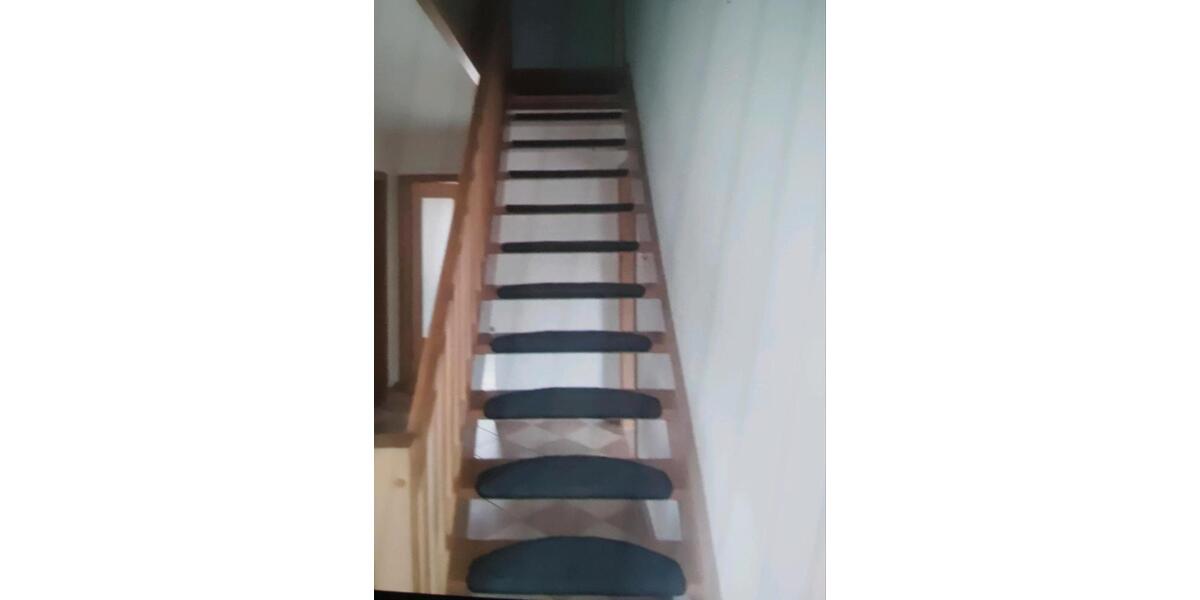 Etagenwohnung Schkopau - 4 Zimmer, 120 m&sup2;, 1.100&euro; | Angebot:25396495