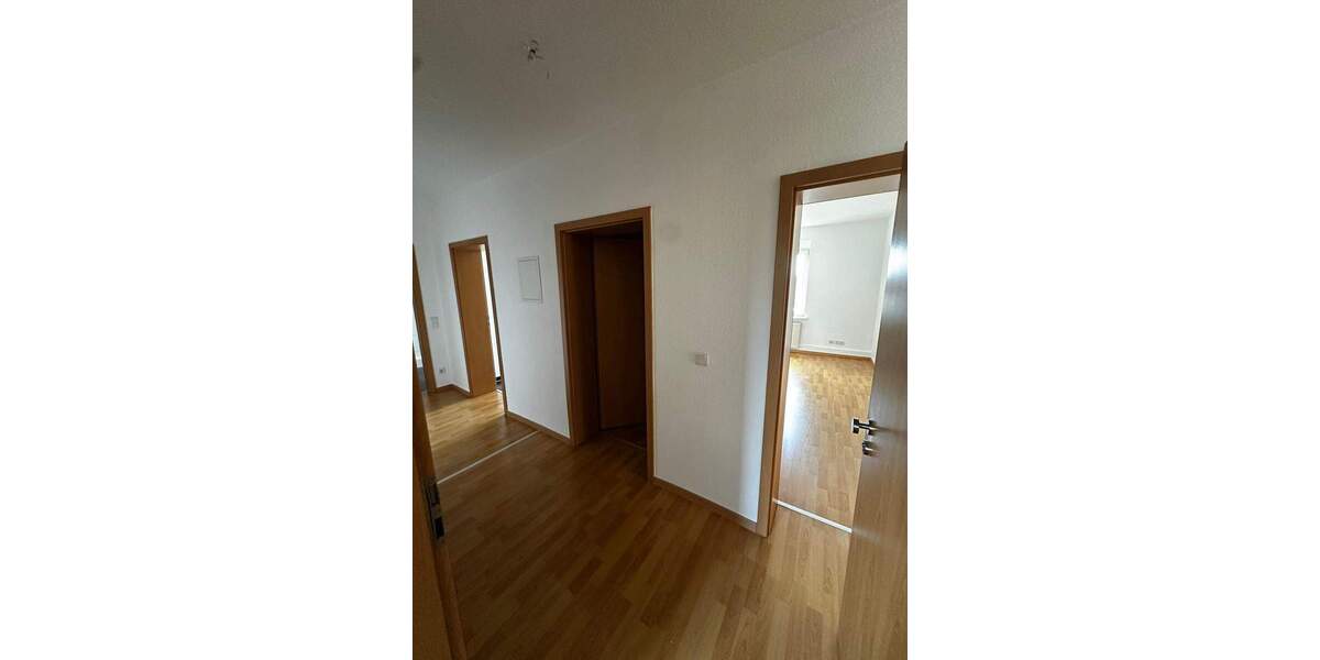 Etagenwohnung Merseburg Kötzschen - 5 Zimmer, 127 m&sup2;, 889&euro; | Angebot:26217767