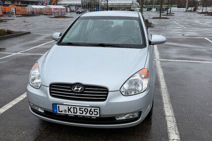 Hyundai Accent 103.000 km 2.400 &euro; Leipzig 04299