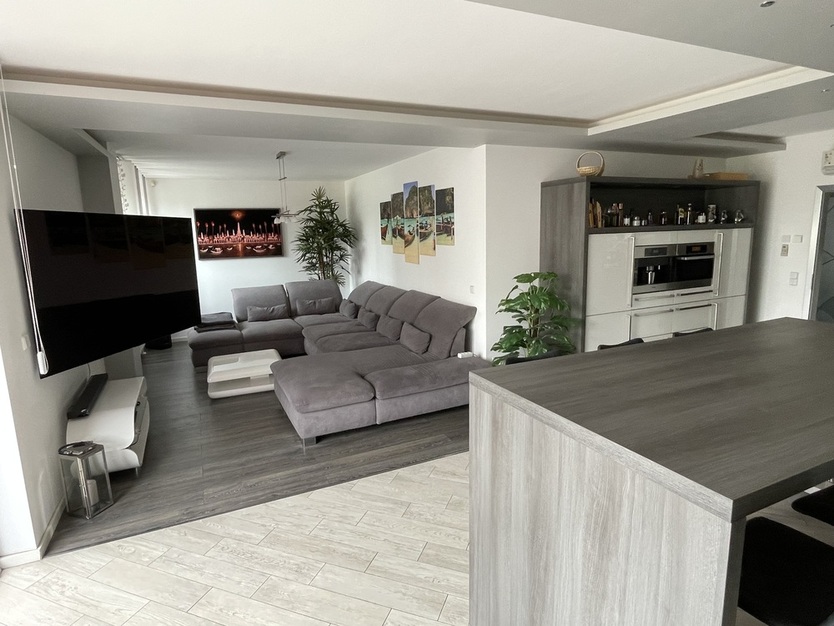 Traumhaftes Anwesen! modernes Wohnen und Arbeiten mit Pool, Einliegerwohnung, Werkstatt und mehr 5 zimmer