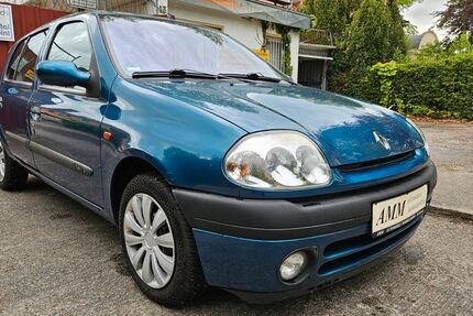 Renault Clio 130.500 km 2.490 &euro; Markkleeberg 04416