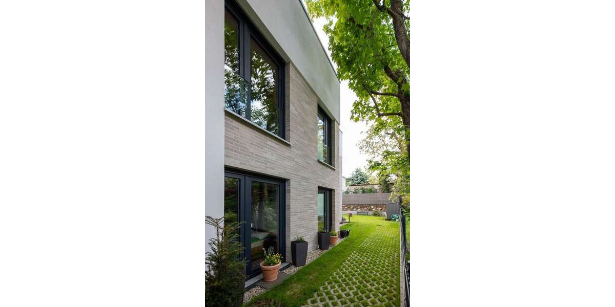 Neuwertig, ruhig, familienfreundlich! – 4 Zimmer mit Balkon & TG-Stellplatz 4 zimmer