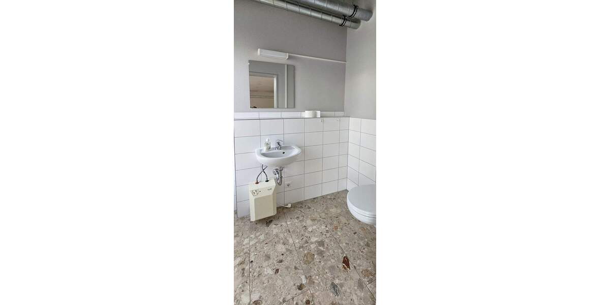 Große Ladenfläche direkt auf der beliebten 