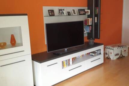 Möblierte - Wunderschöne helle Dachgeschosswohnung 2 zimmer