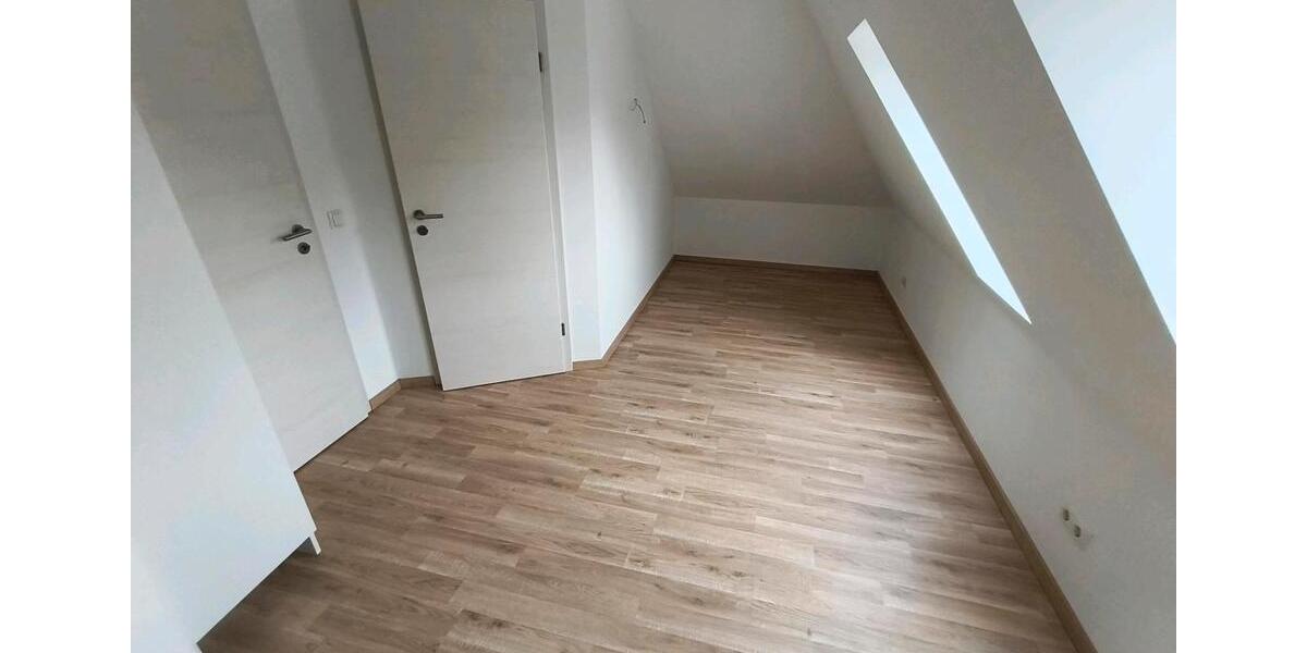 Dachgeschoßwohnung Leipzig Südost - 4 Zimmer, 100 m&sup2;, 350.000&euro; | Angebot:26574314