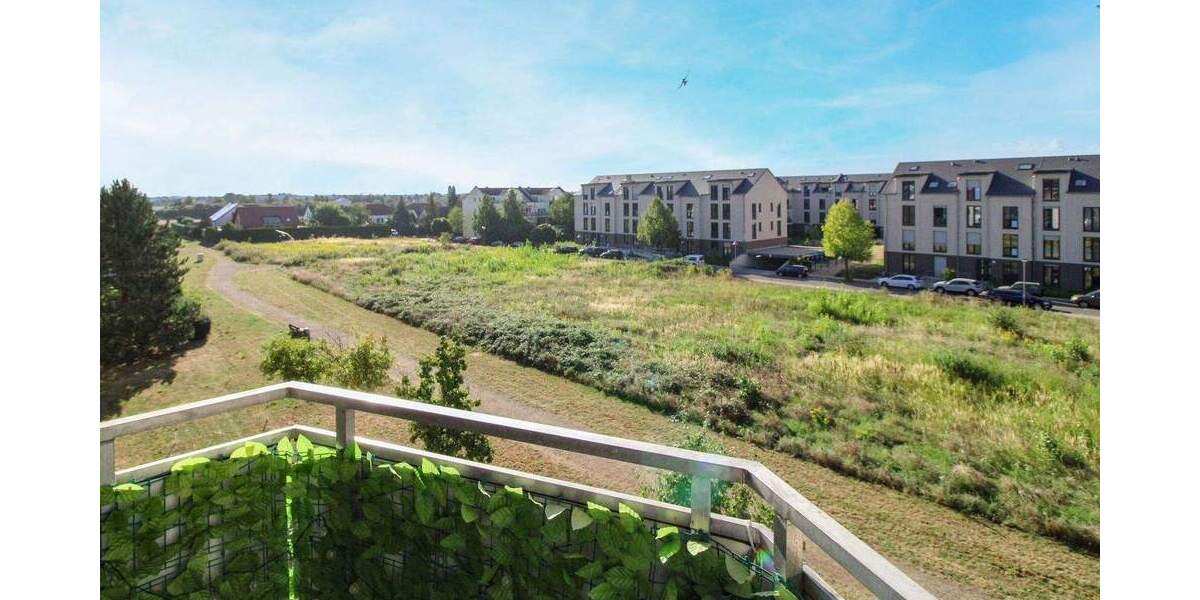 Ort der Gemütlichkeit: bezugsfreie, barrierearme 3-Zi.-Whg. + 2 TG-Stellplätze in Leipzig-Lindenthal 3 zimmer