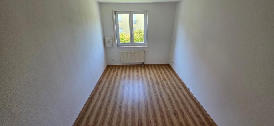 Etagenwohnung Schkeuditz - 3 Zimmer, 83 m&sup2;, 200.000&euro; | Angebot:27270870