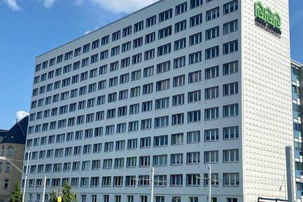 In der Herrichtung! Geräumige 3-RaumWohnung mit Balkon in der City!